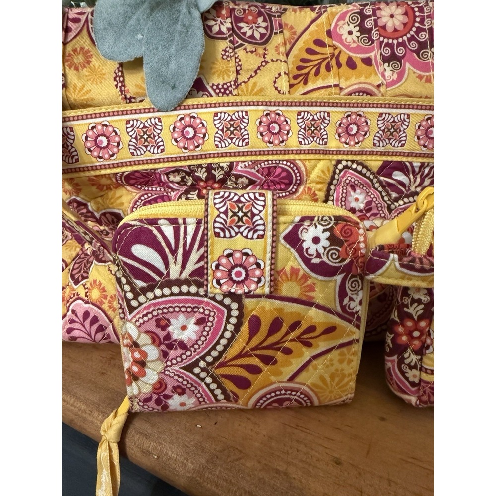 Retired Vera Bradley On The Go Shoulder Bag In Bali Gold Pattern With Wallet - Picture 4 of 10